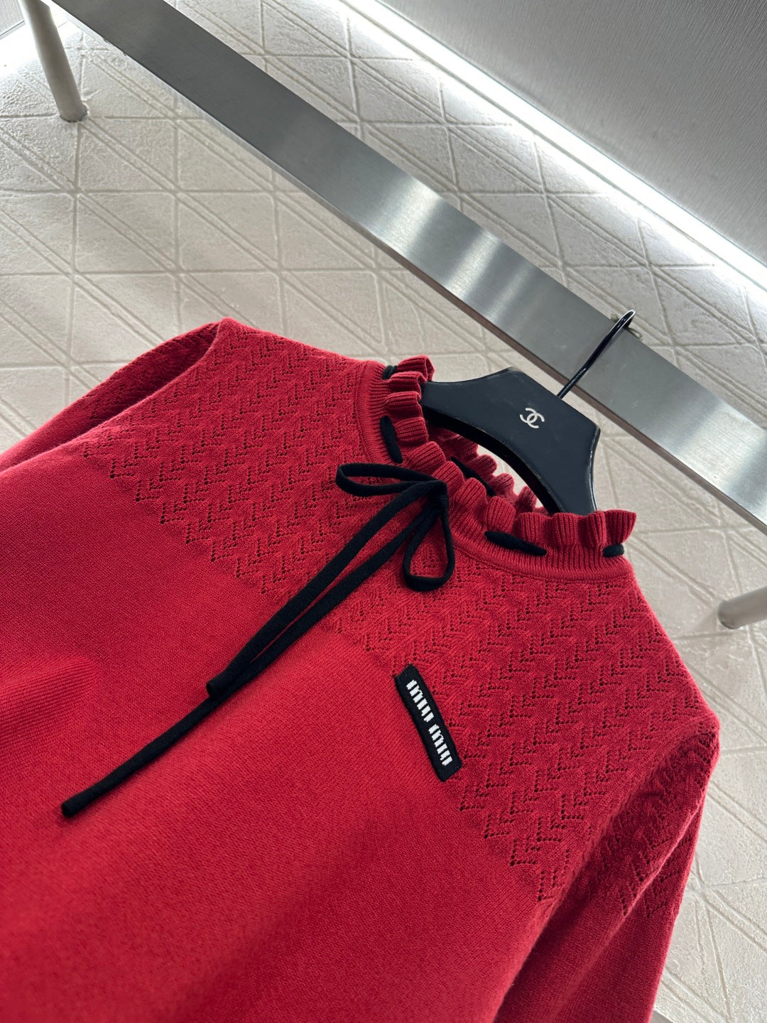 Bow-tie Tulip Collar Sweater