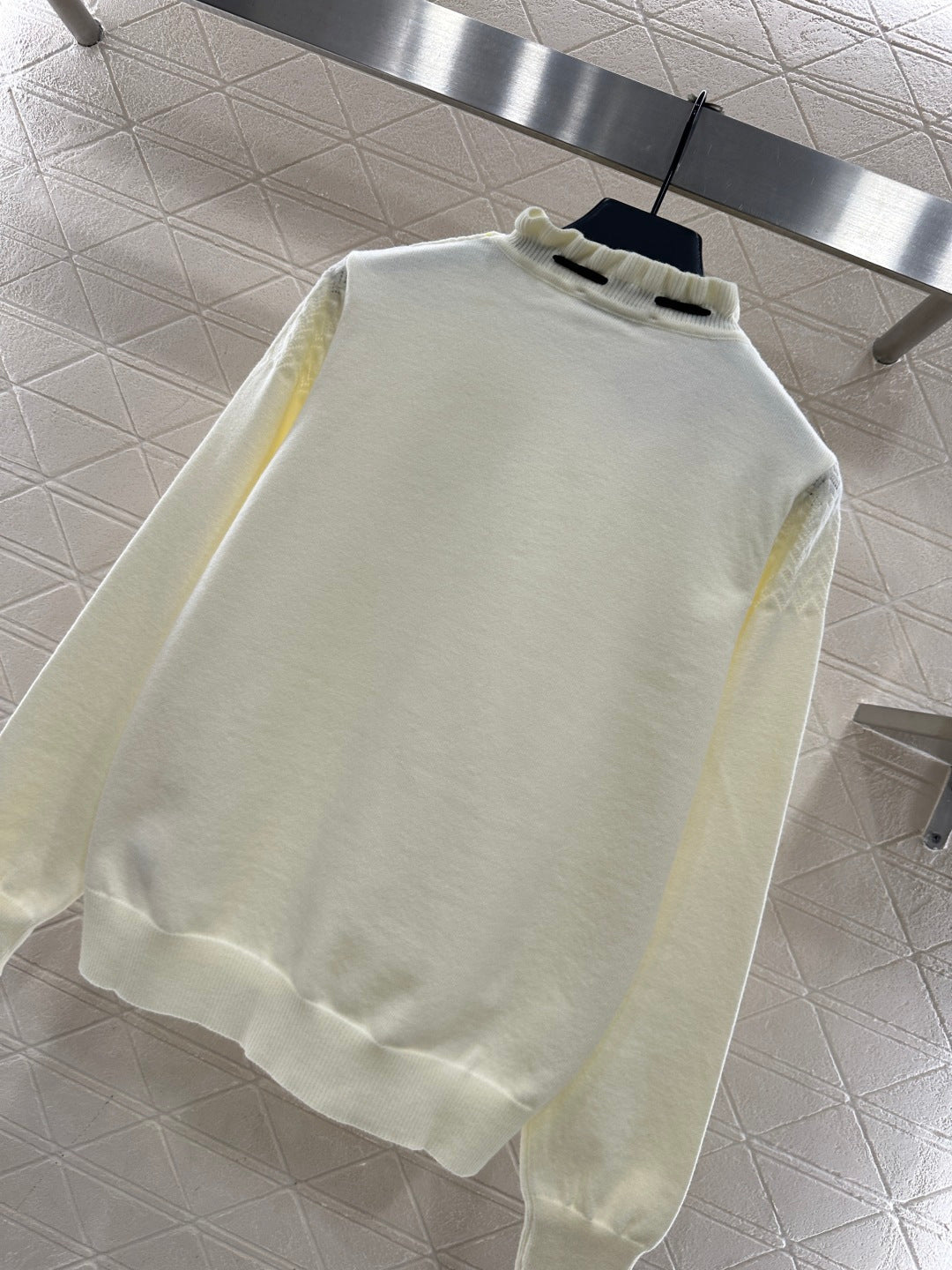 Bow-tie Tulip Collar Sweater