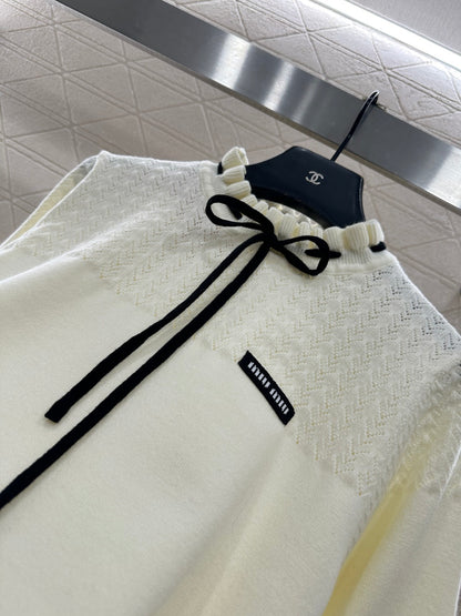 Bow-tie Tulip Collar Sweater