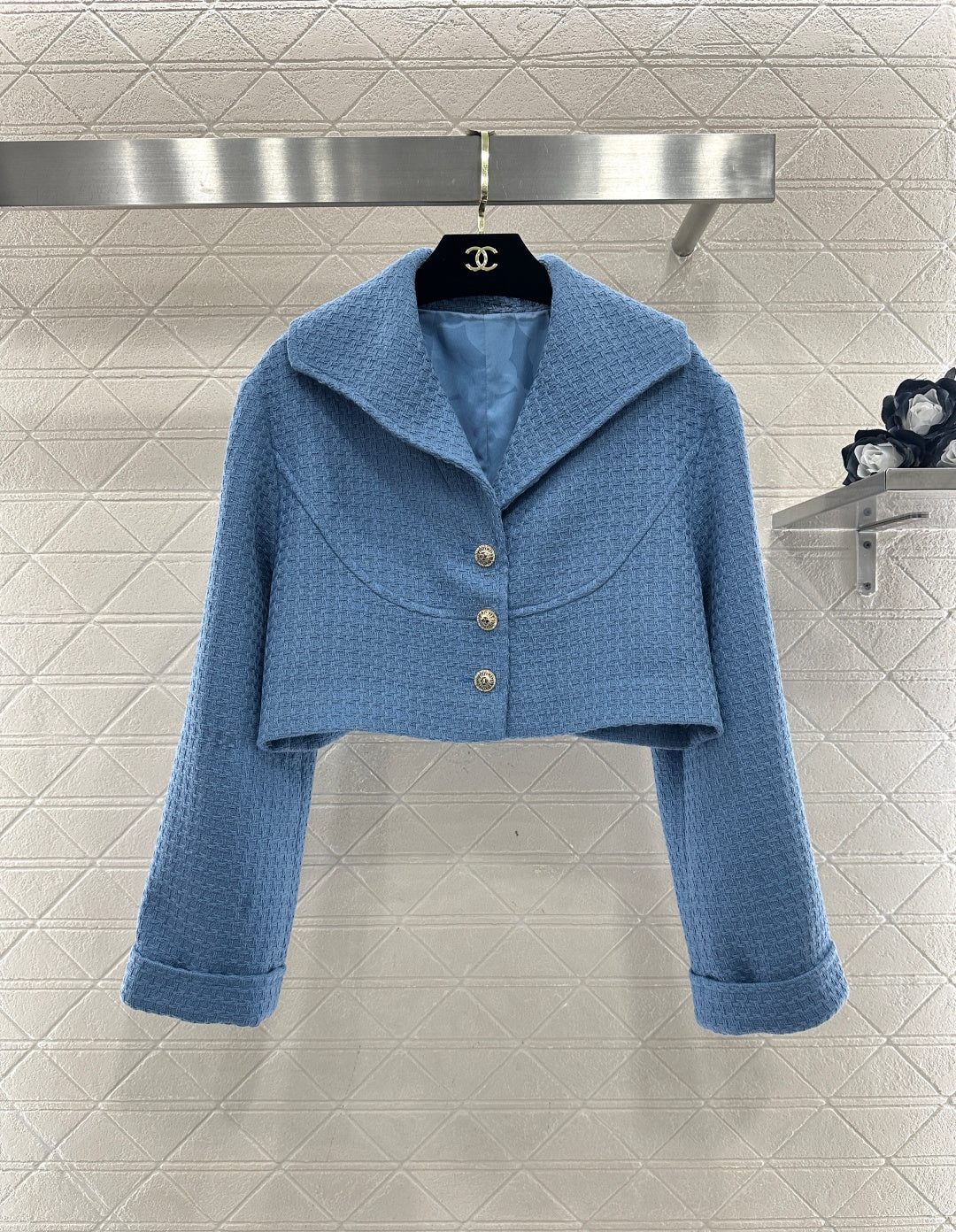 Located Short Jacket/Skirt