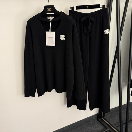 Relaxed-style knit set