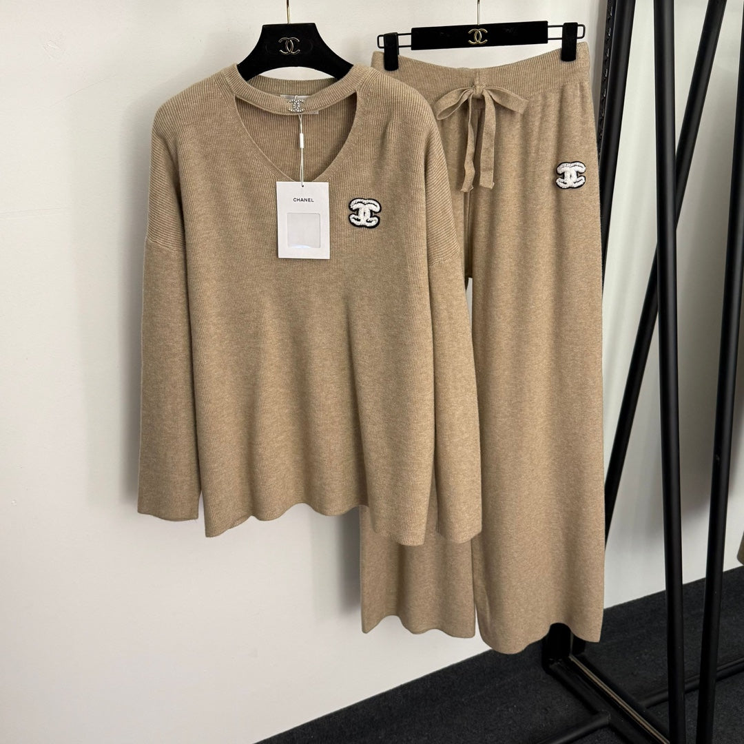 Relaxed-style knit set
