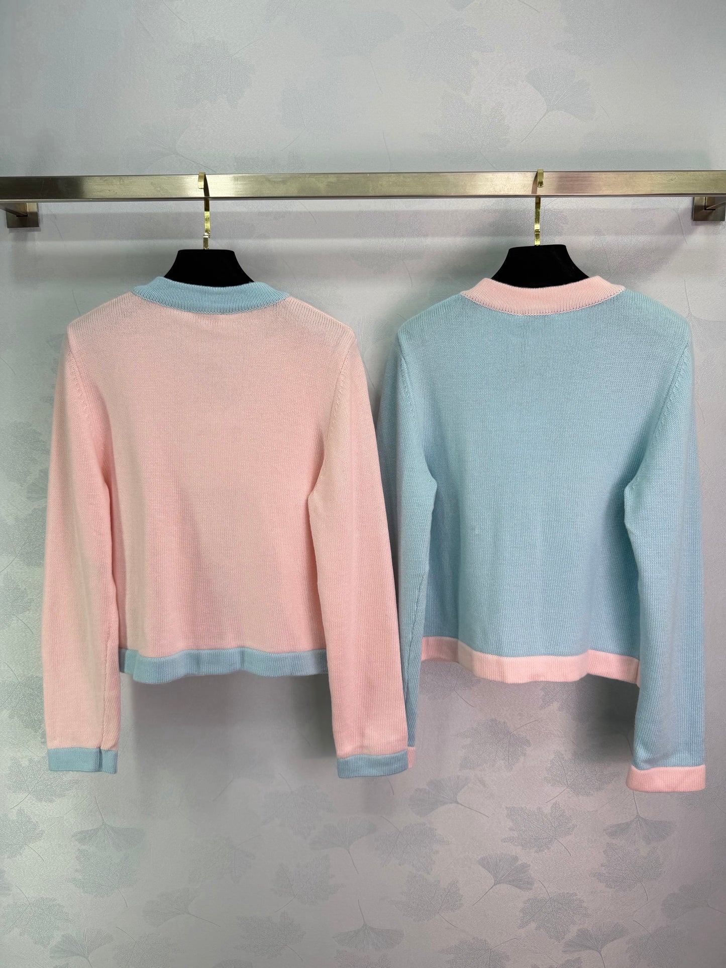 Color-blocked V-neck Cardigan