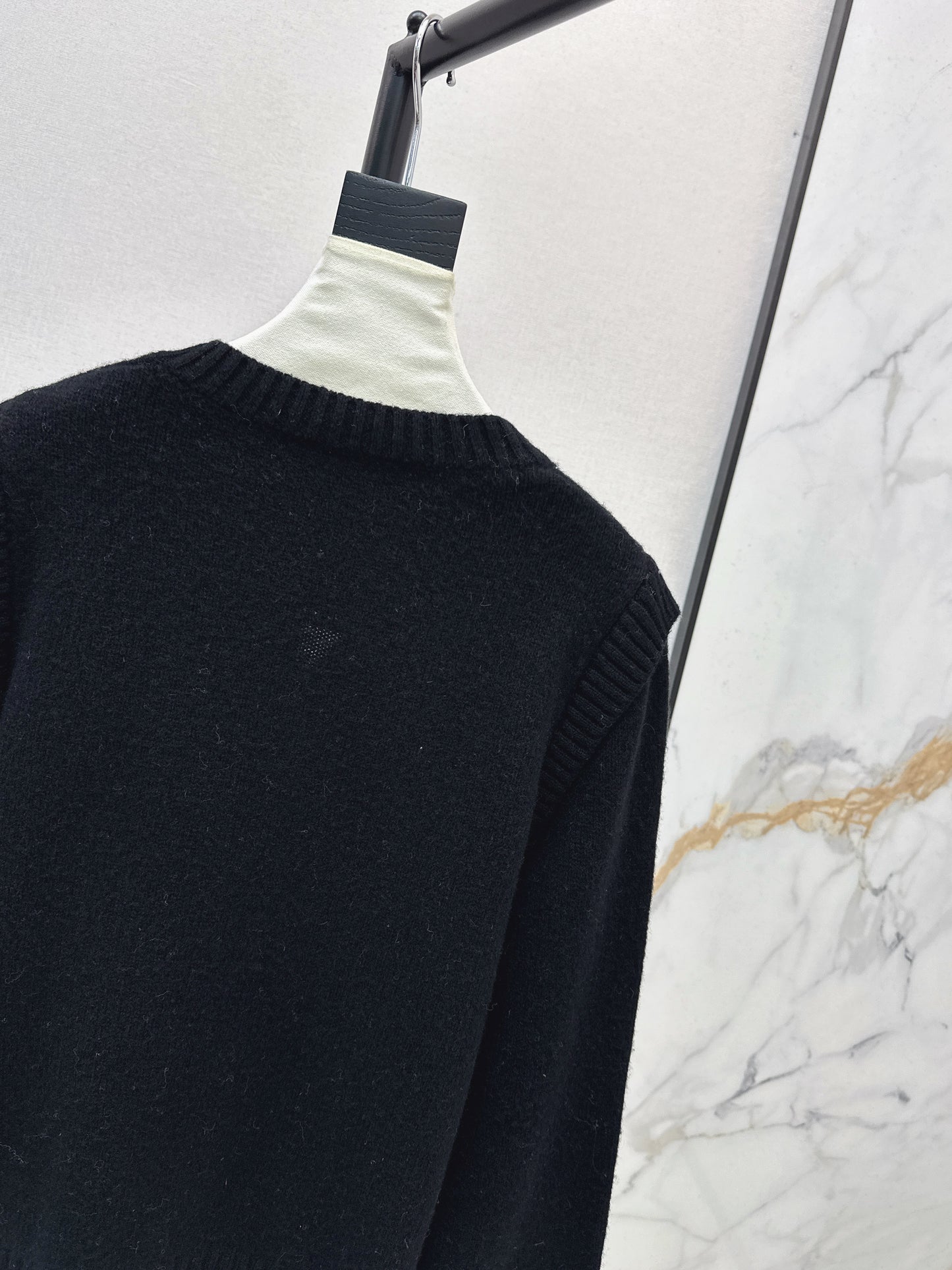 Crew neck sweater