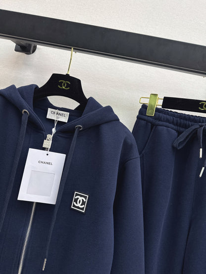 Casual Suit with Logo Badge Decoration