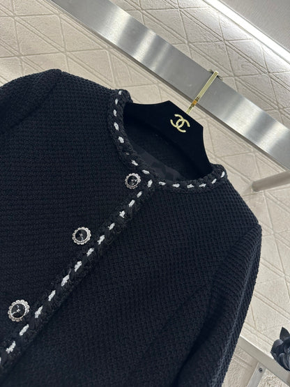 Round Neck Tie-Edge Coat