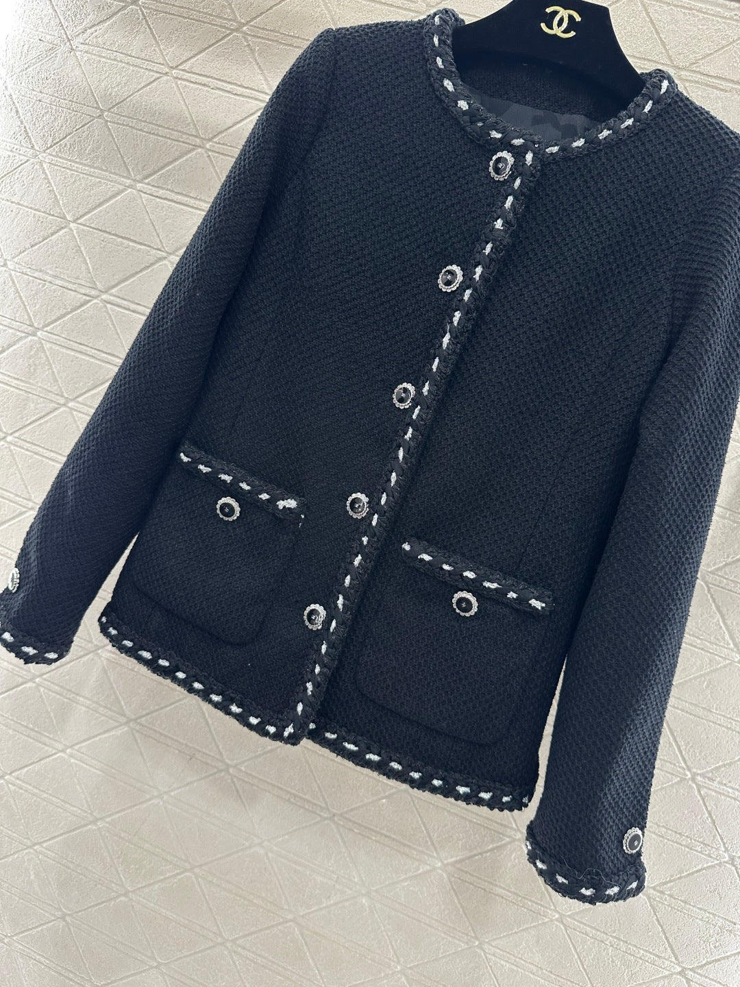 Round Neck Tie-Edge Coat
