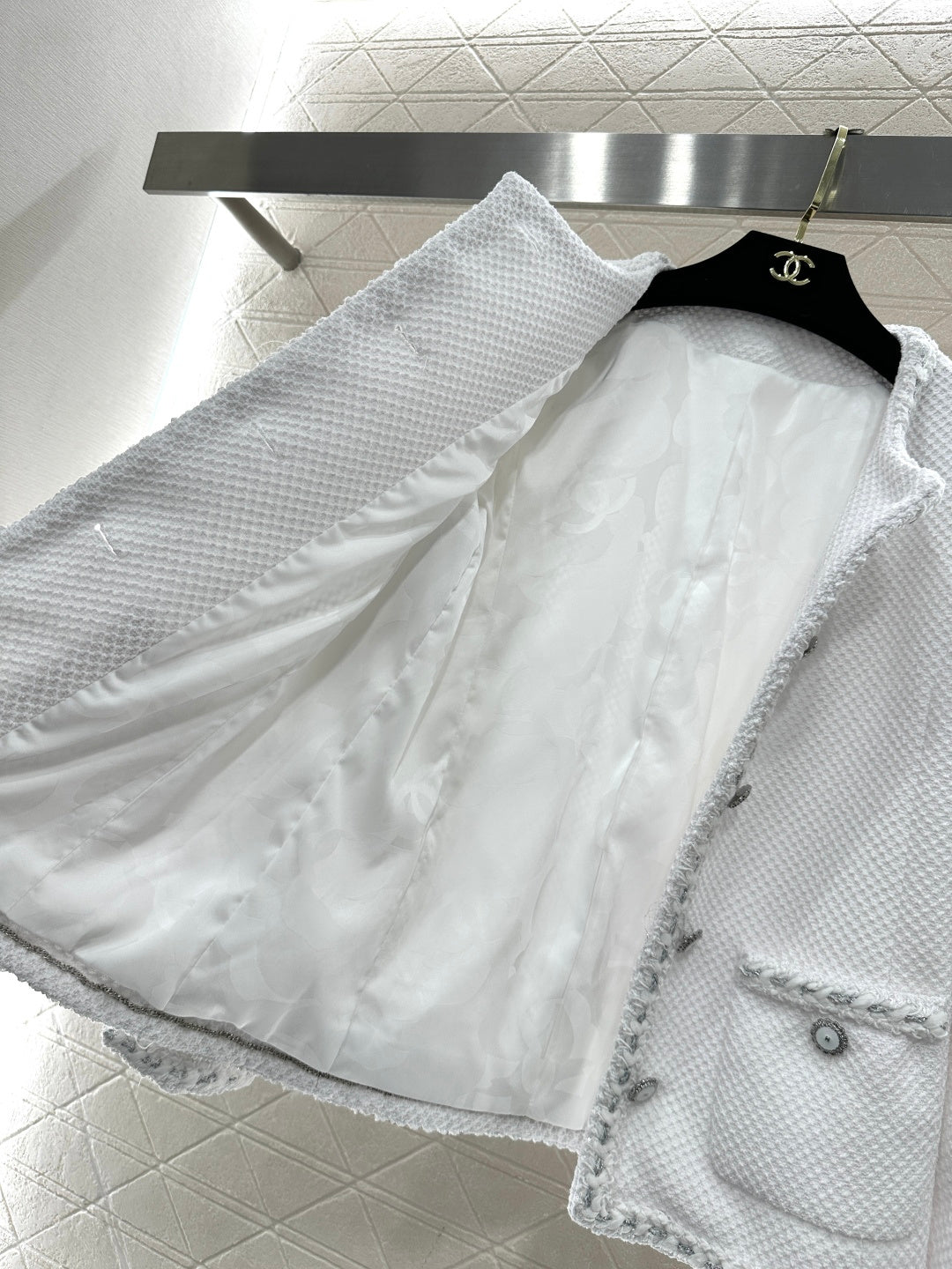 Round Neck Tie-Edge Coat