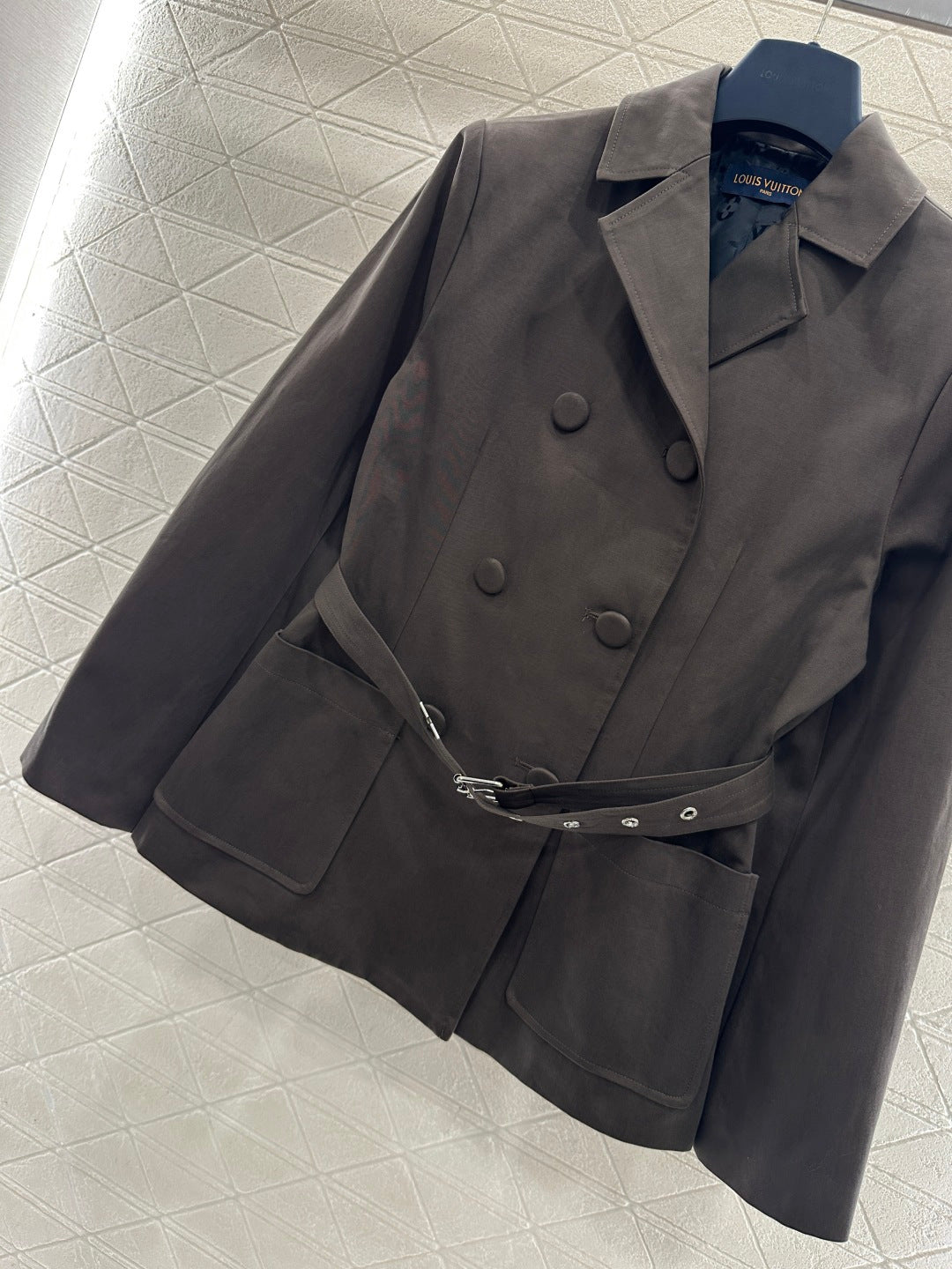 Lapel suit/skirt