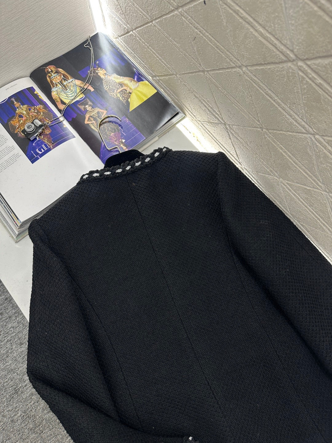 Round Neck Tie-Edge Jacket