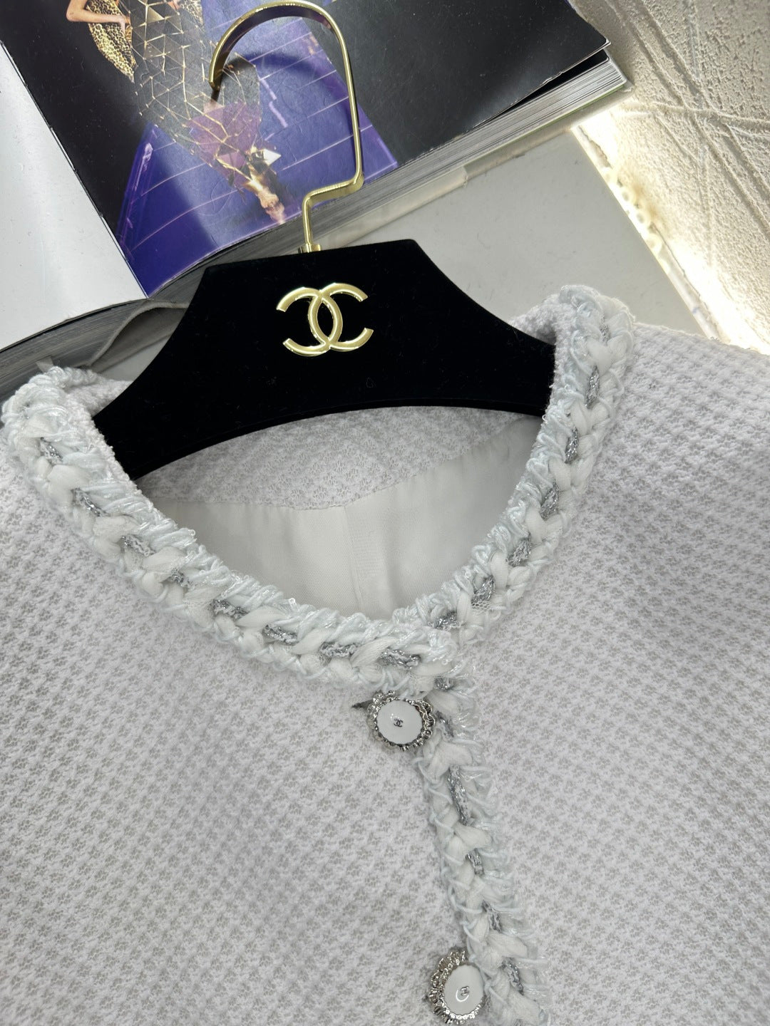 Round Neck Tie-Edge Jacket