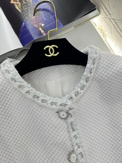 Round Neck Tie-Edge Jacket