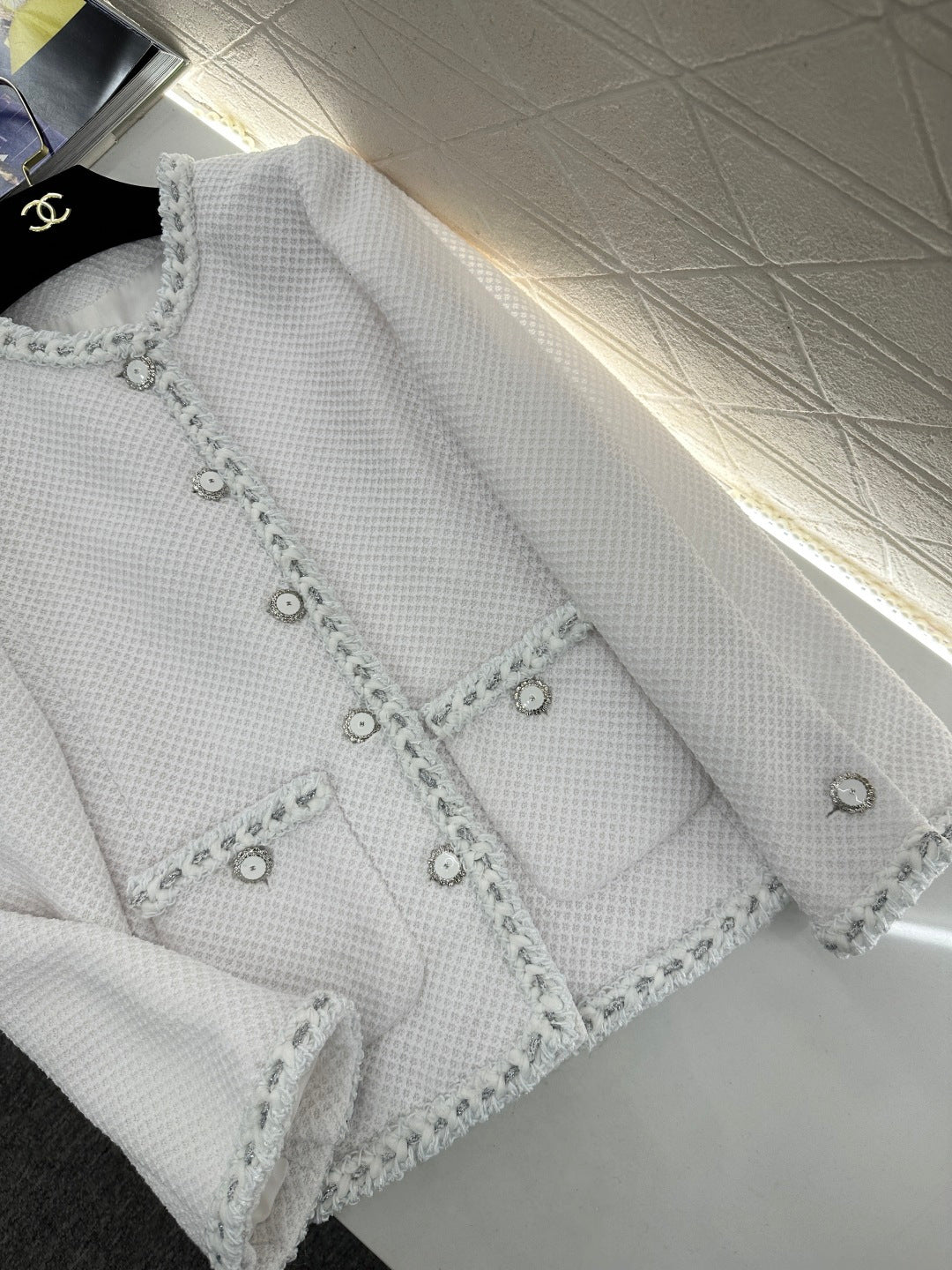 Round Neck Tie-Edge Jacket
