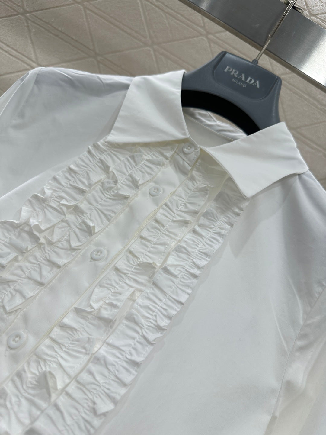 Located Ruffled Lace Shirt