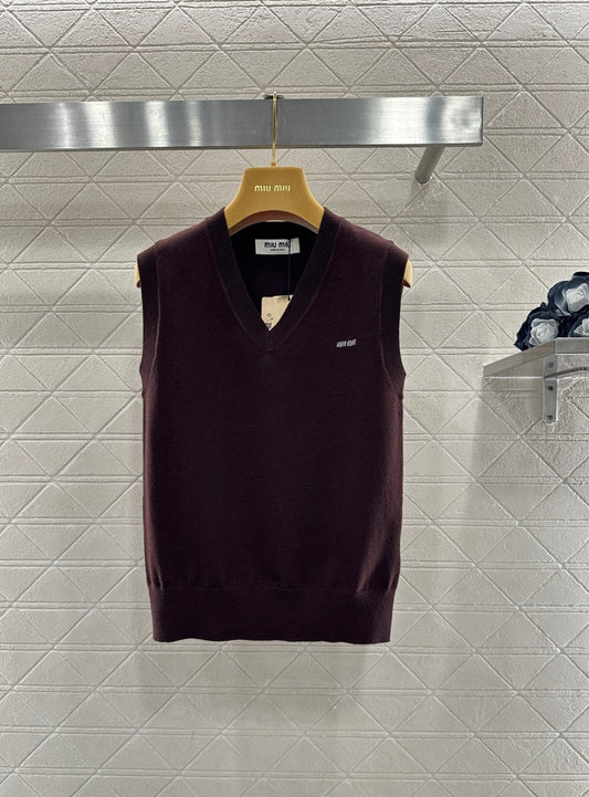 Crew Neck Knitted Vest