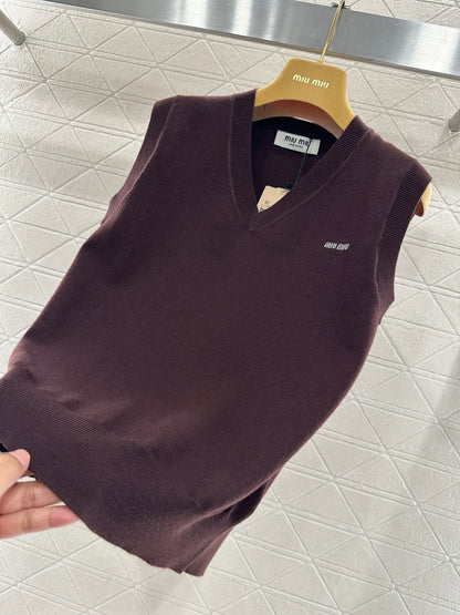 Crew Neck Knitted Vest