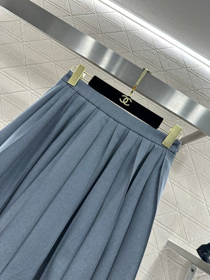 Color-blocked Stand-up Collar Jacket/Pleated Skirt