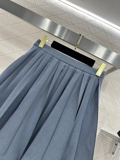 Color-blocked Stand-up Collar Jacket/Pleated Skirt