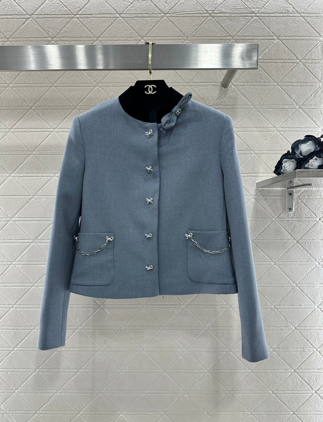 Color-blocked Stand-up Collar Jacket/Pleated Skirt