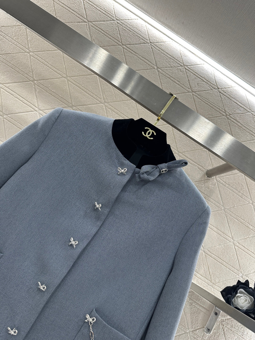 Color-blocked Stand-up Collar Jacket/Pleated Skirt