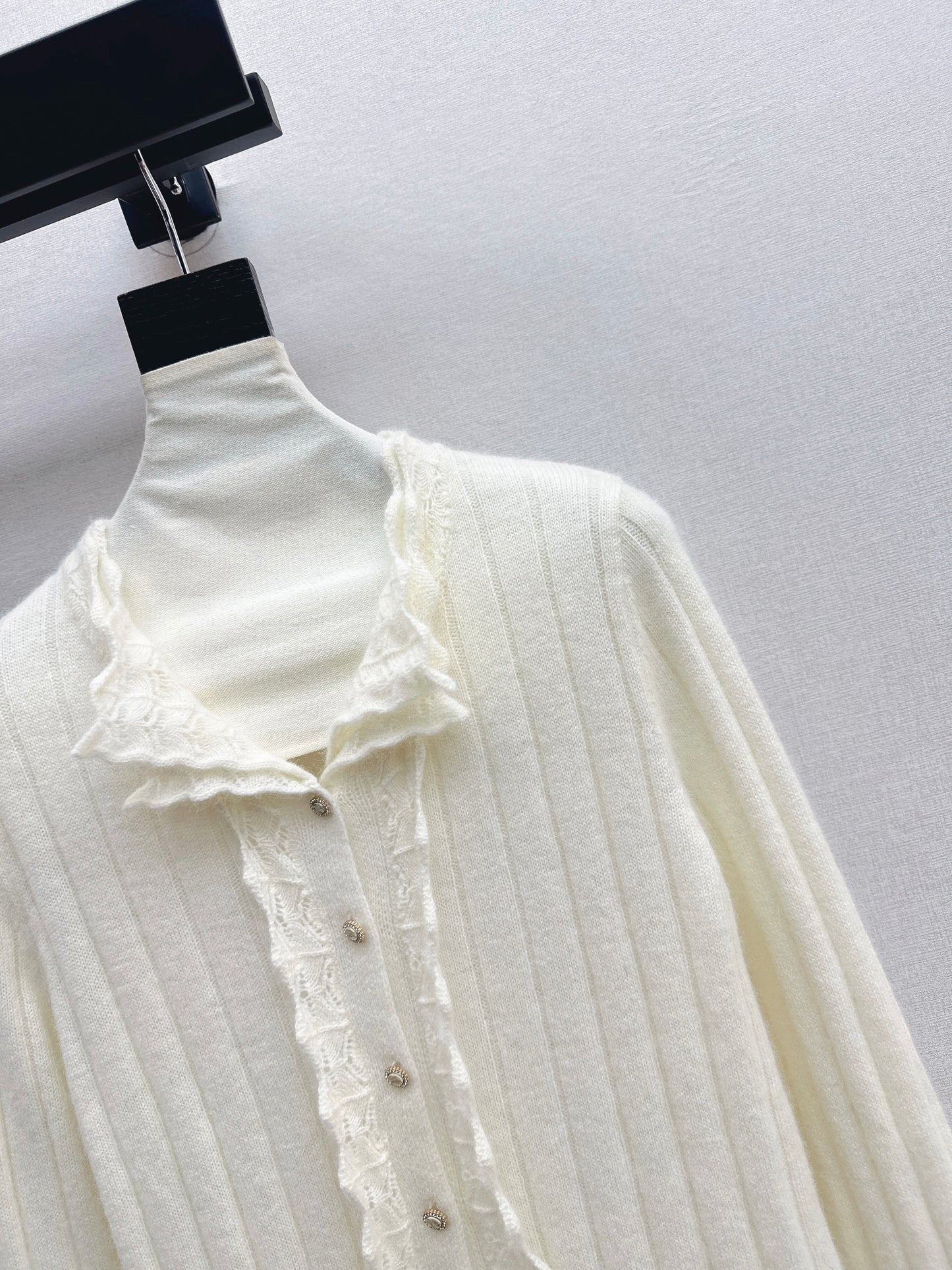 Crew neck sweater with lace trim