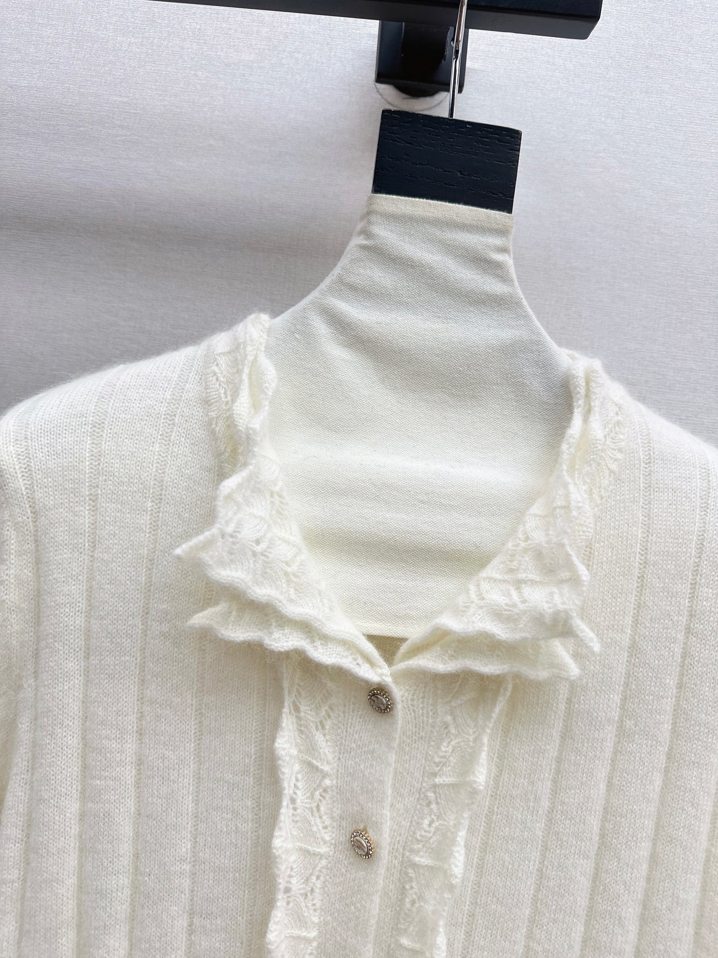 Crew neck sweater with lace trim