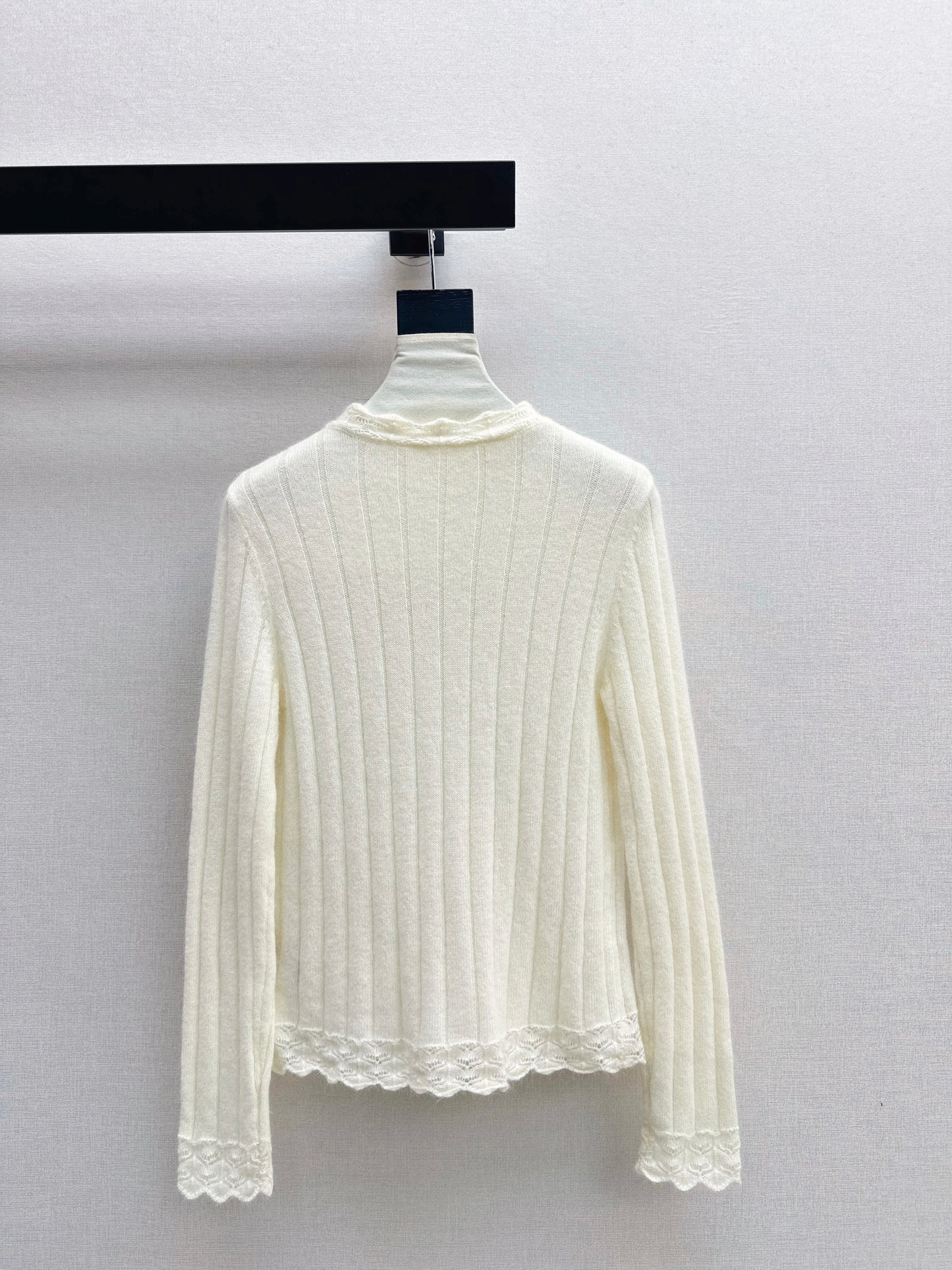 Crew neck sweater with lace trim