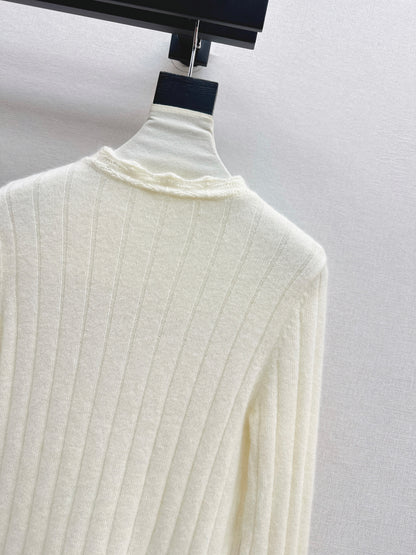 Crew neck sweater with lace trim
