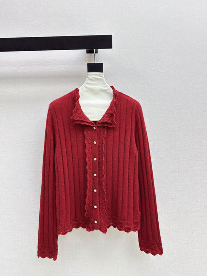 Crew neck sweater with lace trim