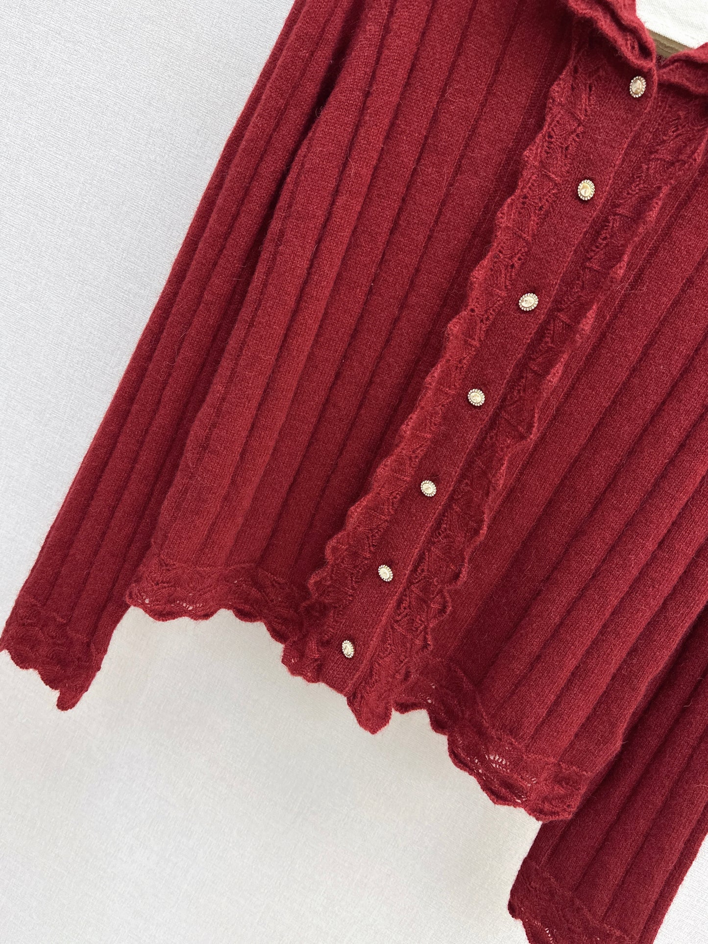Crew neck sweater with lace trim