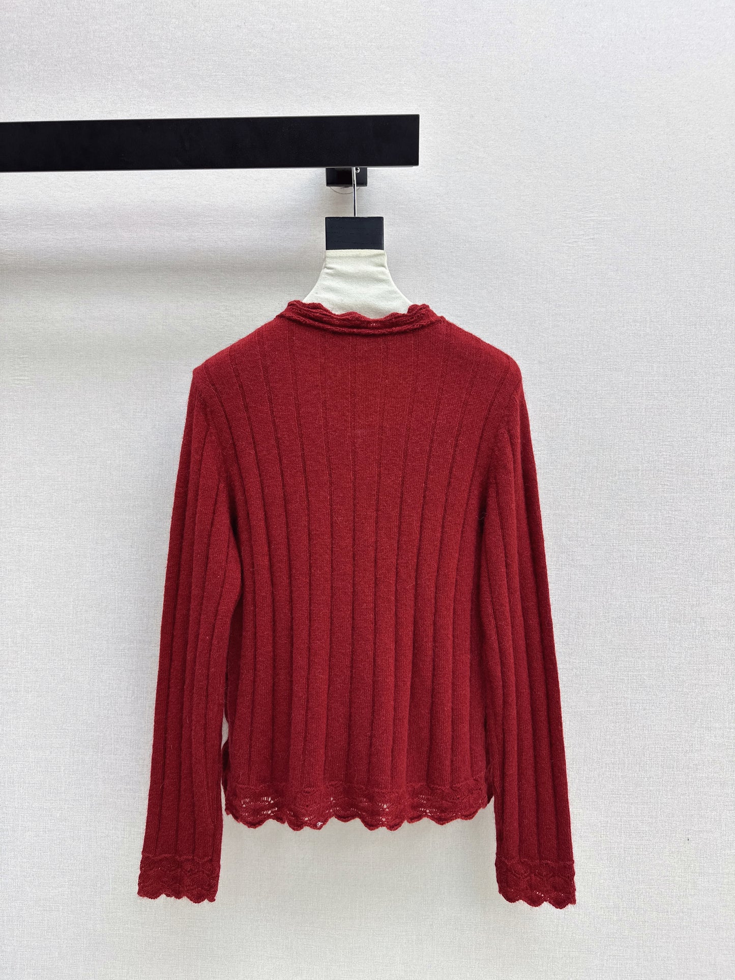 Crew neck sweater with lace trim