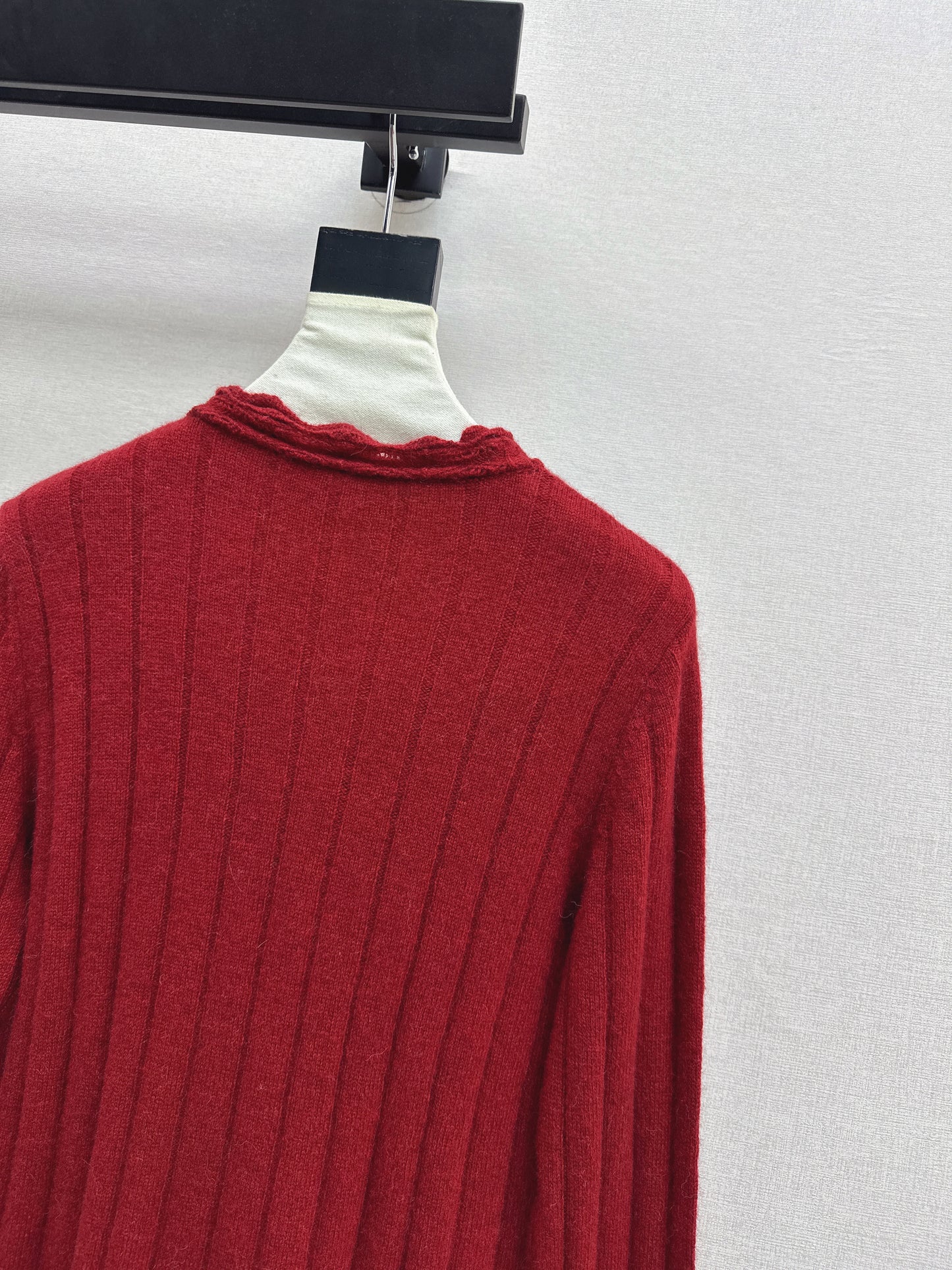 Crew neck sweater with lace trim