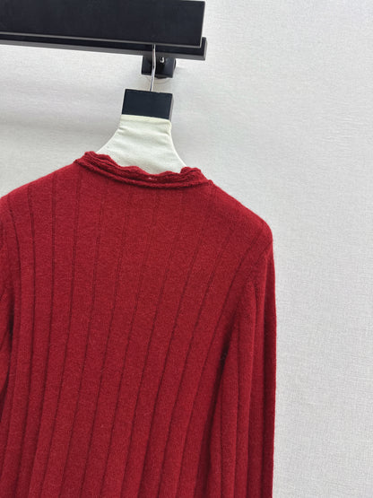 Crew neck sweater with lace trim