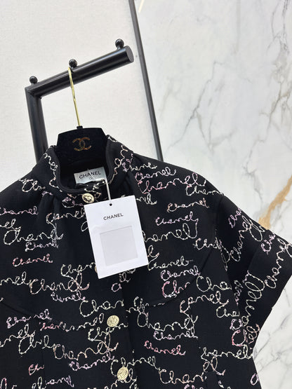 Stand-up collar vest