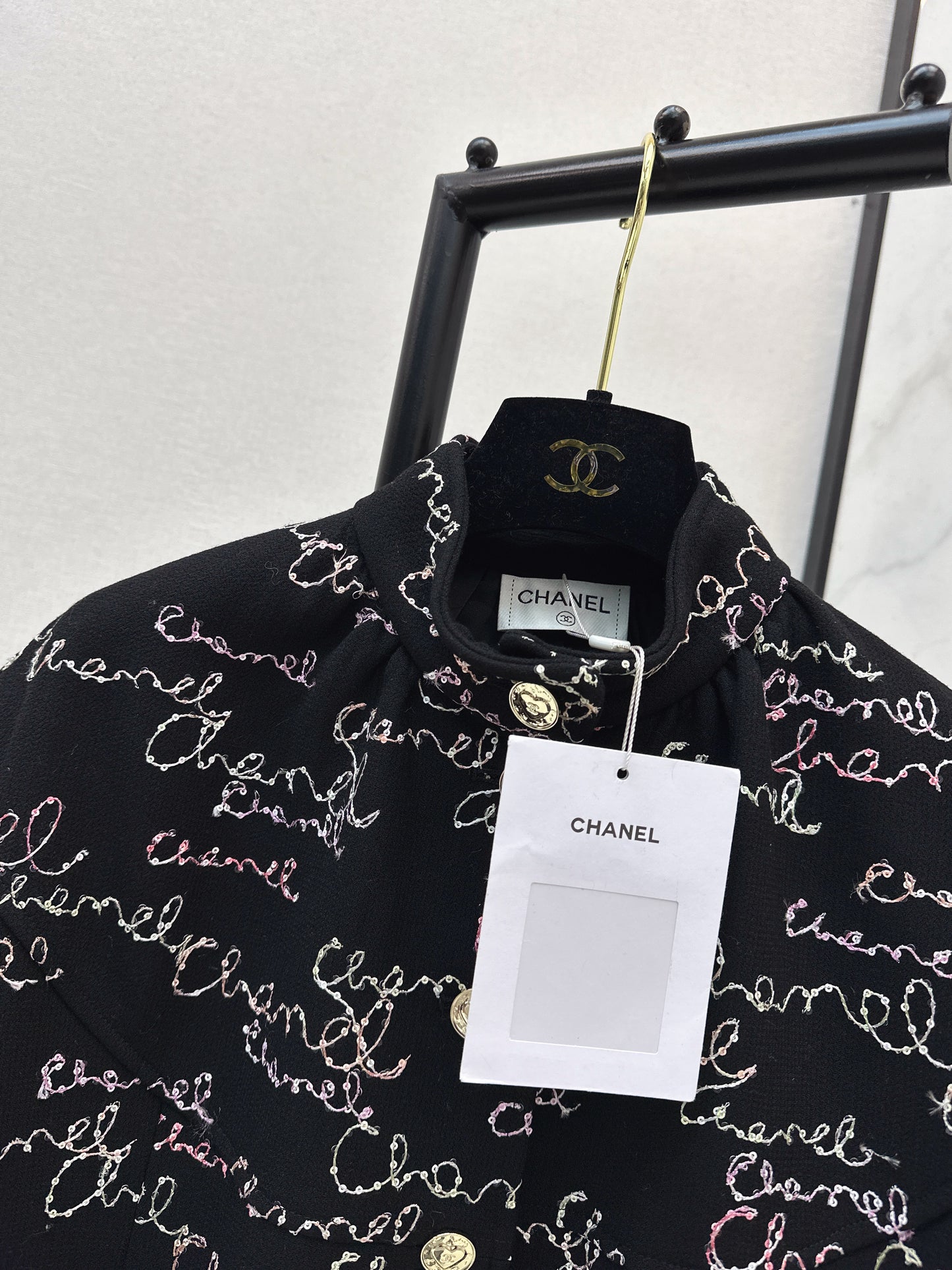 Stand-up collar vest