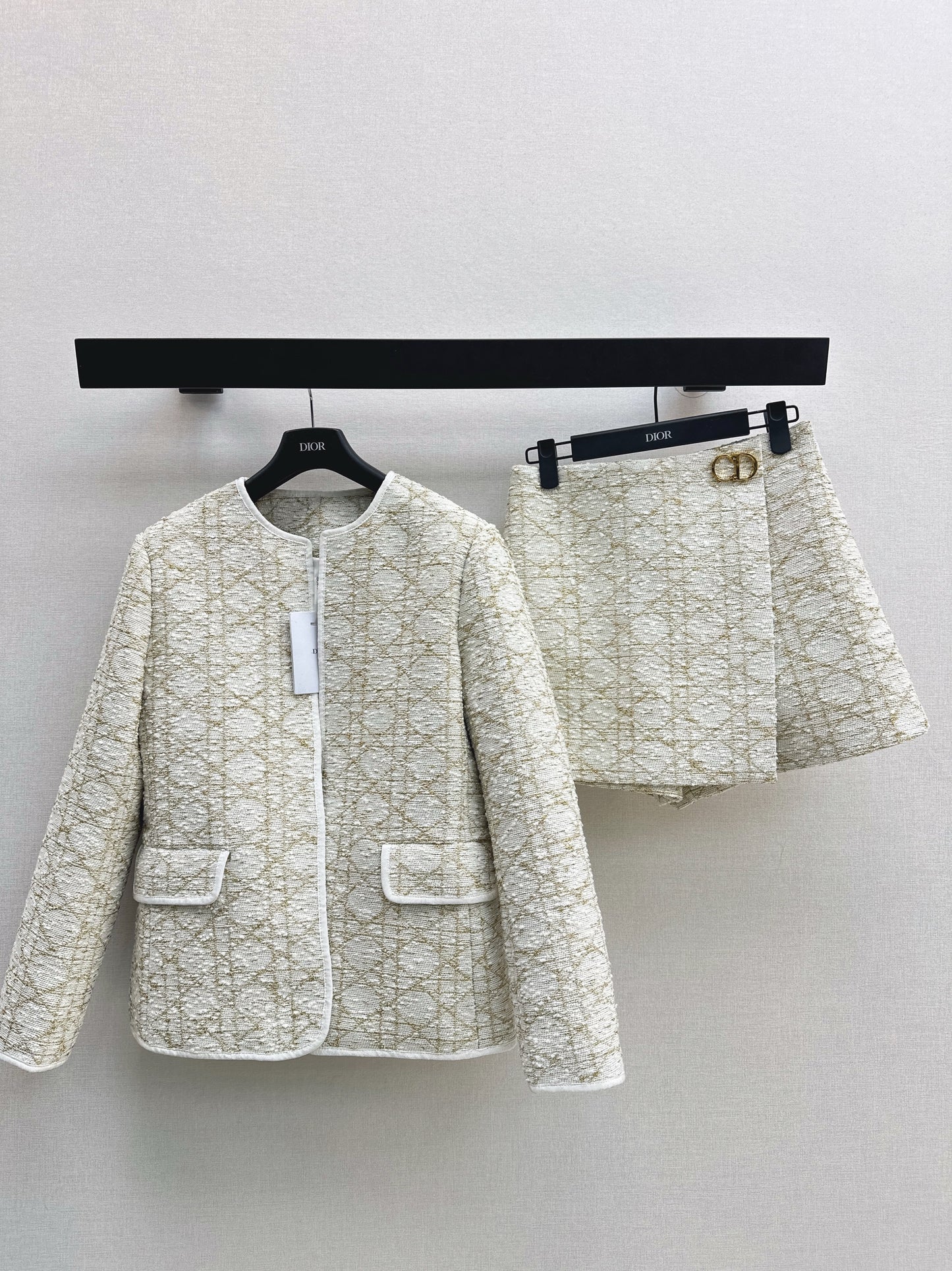 Cannage Pattern Suit