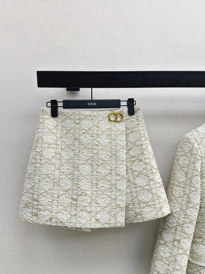Cannage Pattern Suit