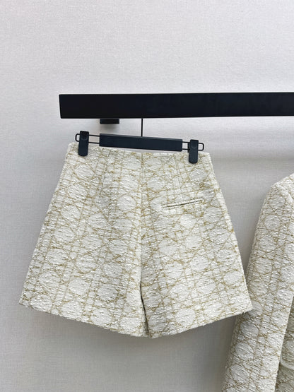 Cannage Pattern Suit