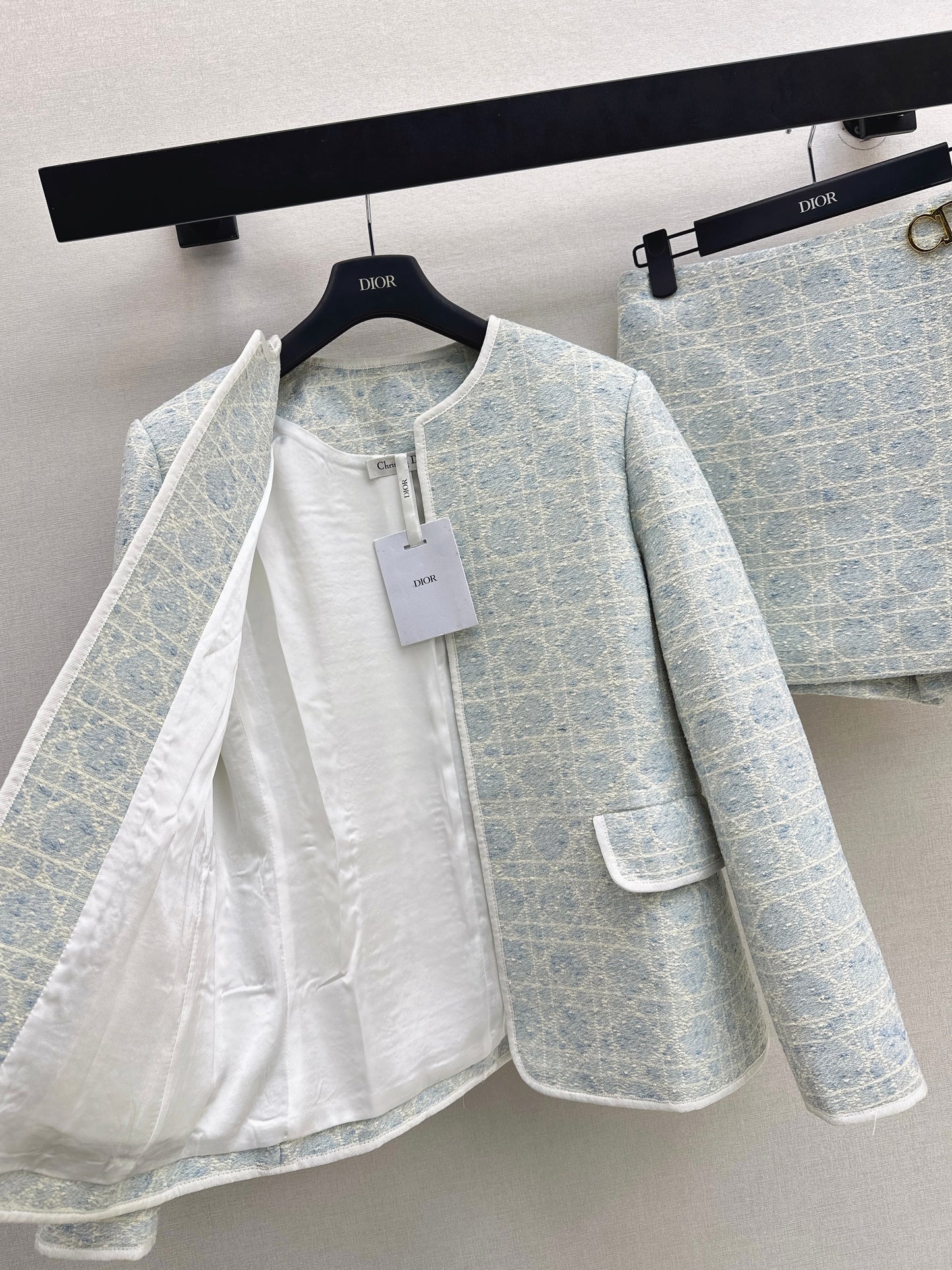 Cannage Pattern Suit