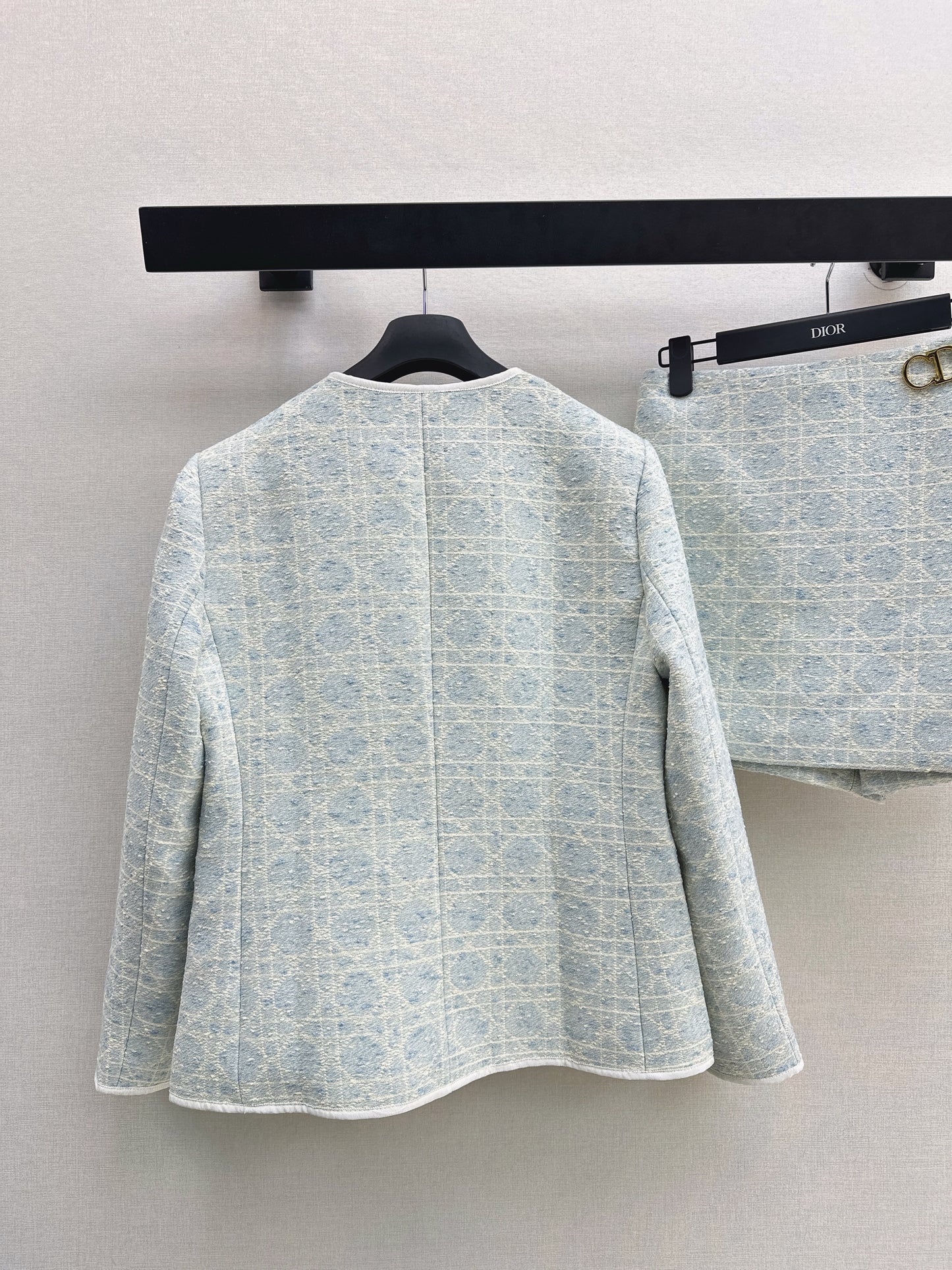 Cannage Pattern Suit