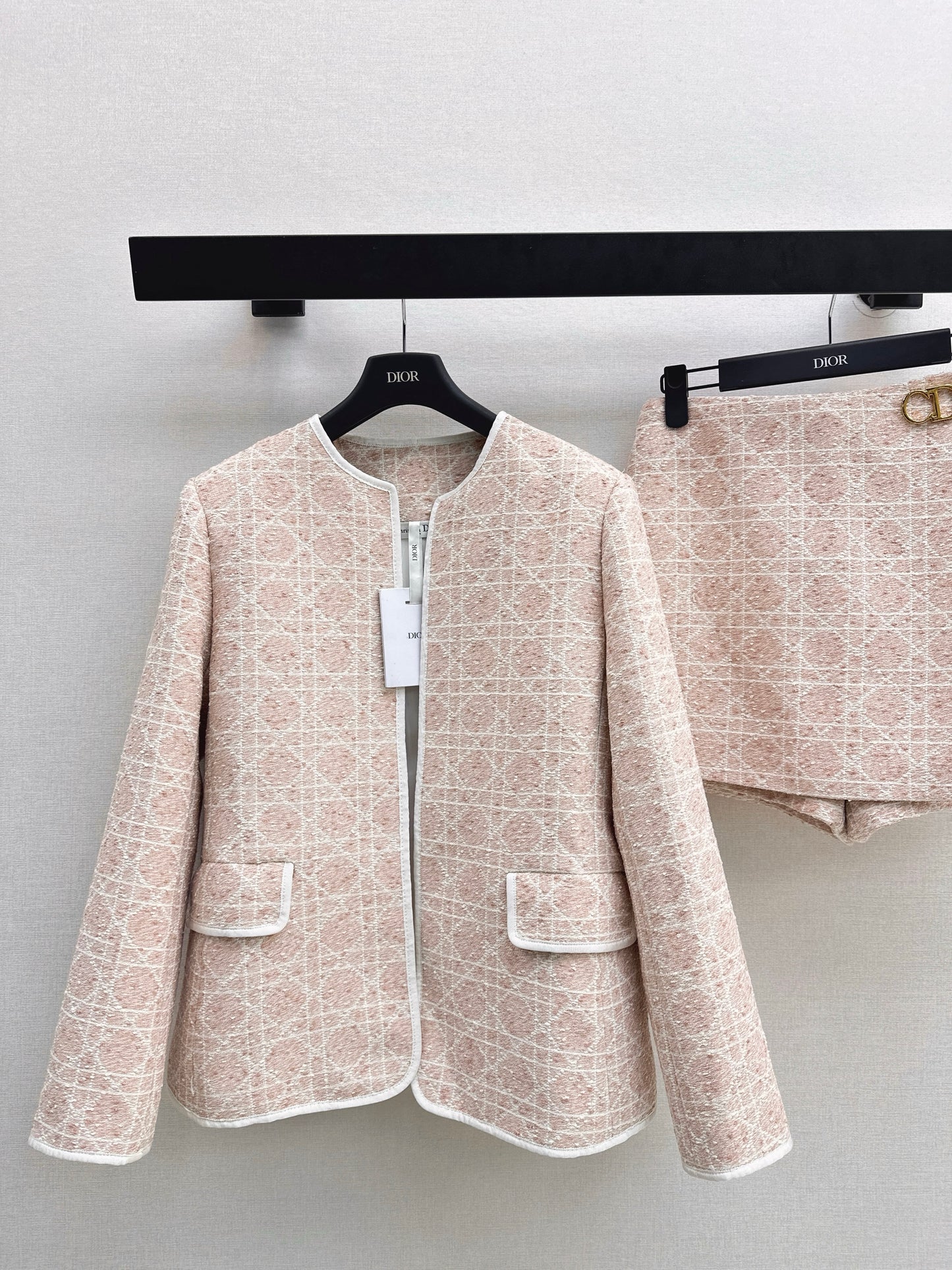 Cannage Pattern Suit