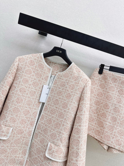 Cannage Pattern Suit