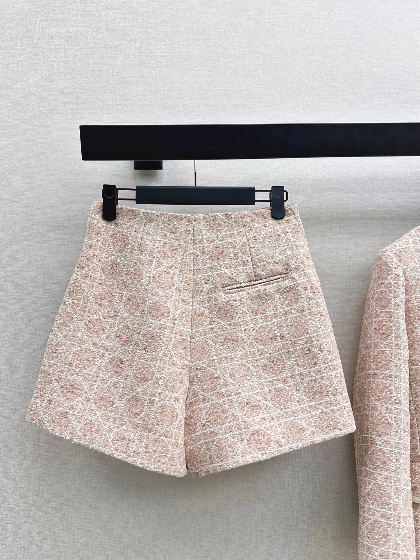 Cannage Pattern Suit