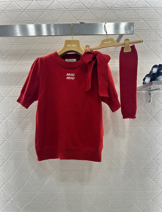 Two-piece knitted sweater set with sleeves