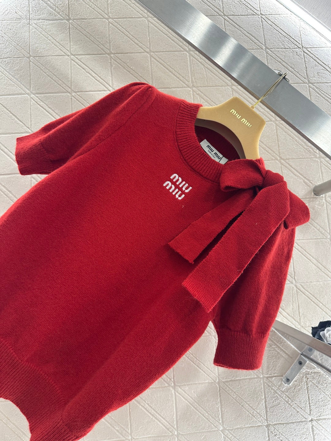 Two-piece knitted sweater set with sleeves