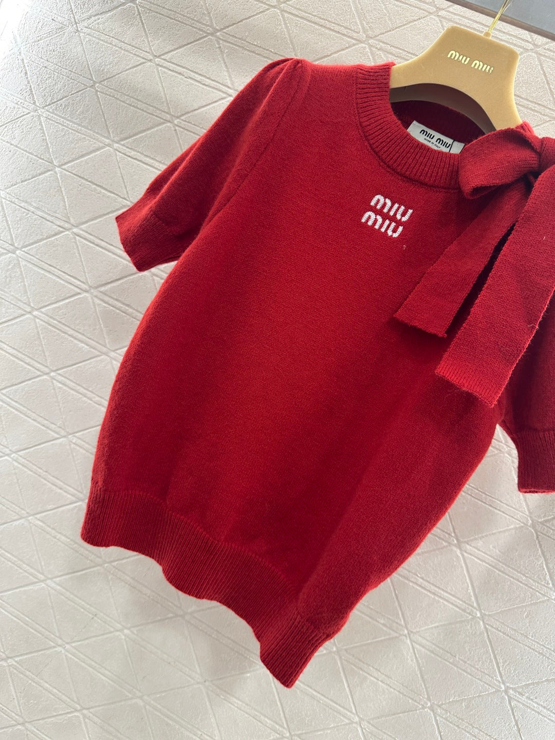 Two-piece knitted sweater set with sleeves