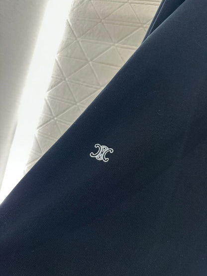 Long-sleeved top with collared design