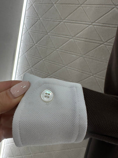 Long-sleeved top with collared design
