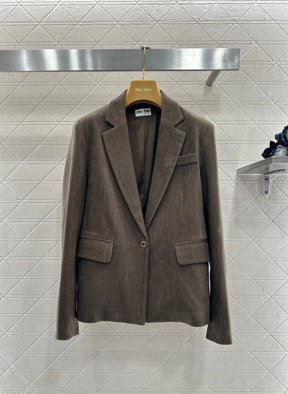 Suit with pleated skirt set