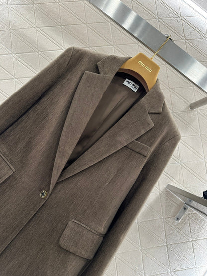 Suit with pleated skirt set